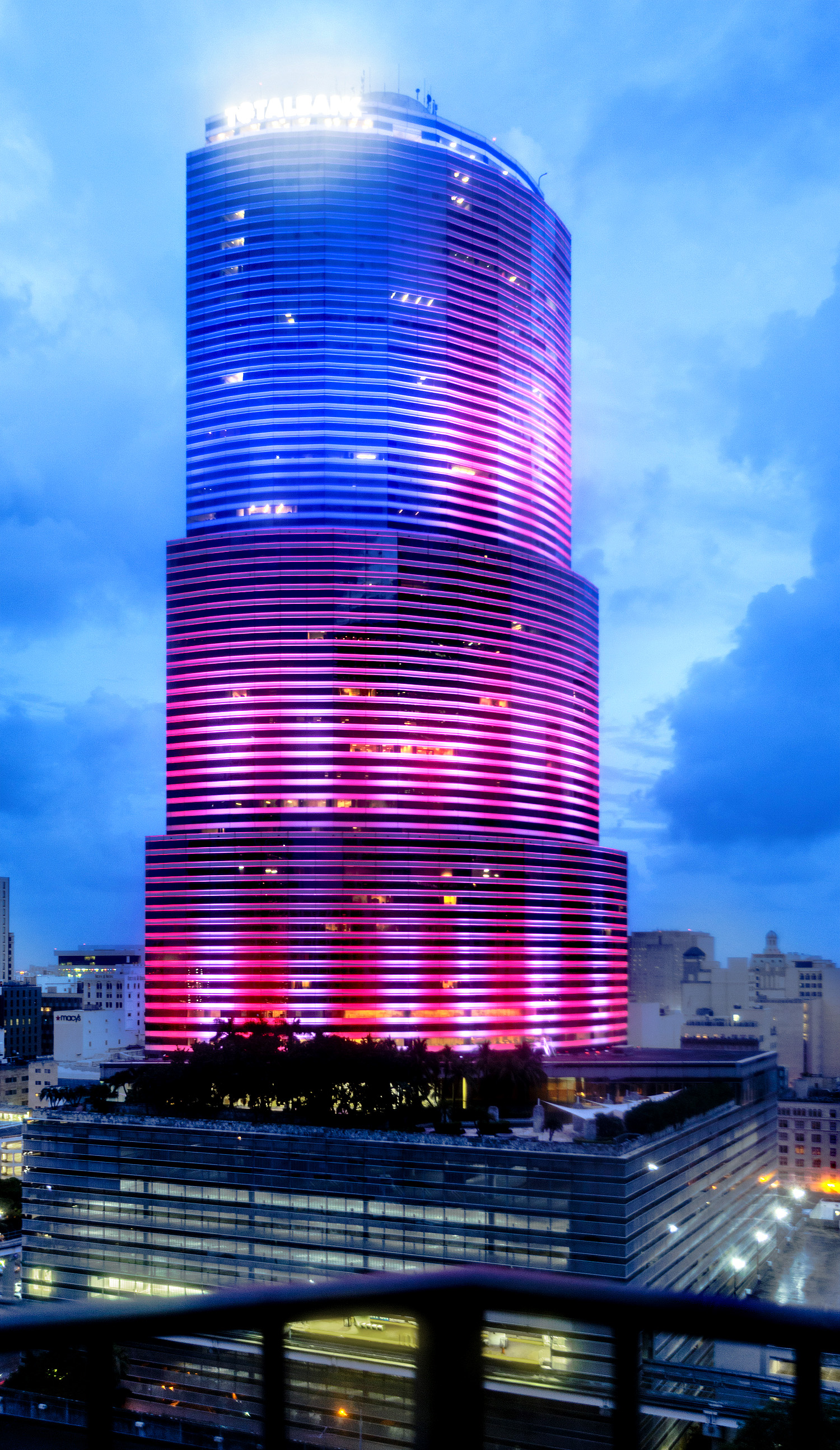 Miami Tower, Miami - View from Hyatt Regency Hotel. © Mathias Beinling